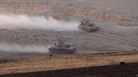 Турски танкове обстрелвали сирийско село под контрола на сирийските кюрди