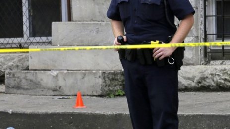 Мъж взе за заложници жена си и дъщеря си в Брюксел
