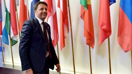 Матео Ренци по стъпките на Силвио Берлускони