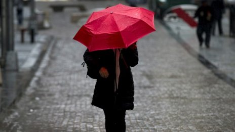 Облаци и дъжд ни спасяват от жегата! Днес 31°