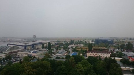 Нощта се спусна над София – дъжд с гръм и трясък