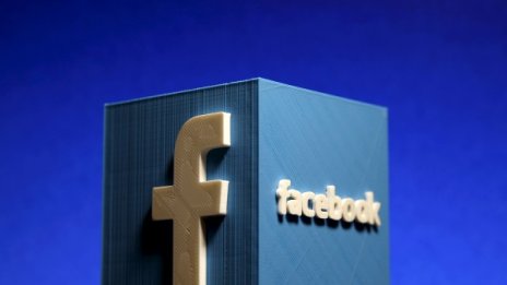 Facebook ще осигурява интернет чрез огромен дрон