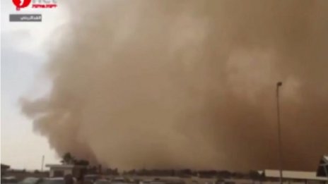 Хаос: Пясъчна буря погълна летище в Йордания