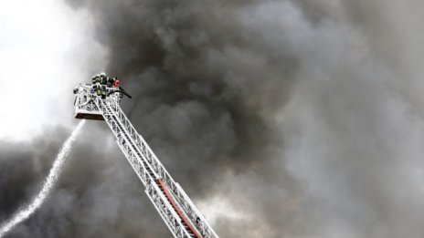 Десетки пострадаха при пожар в германски бункер