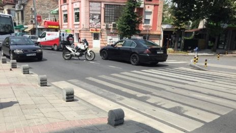 Линейка със сирени блъсна пешеходка в Пловдив
