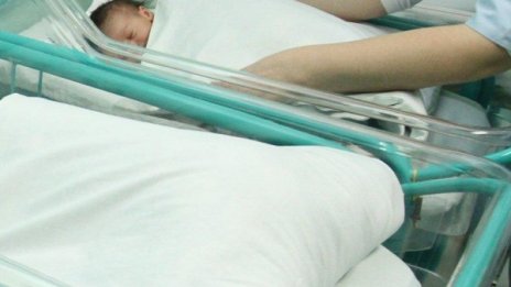 Три жени с обвинения за продажба на бебета