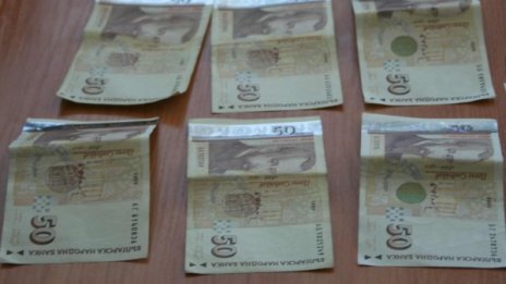 879 лв. средната заплата през април