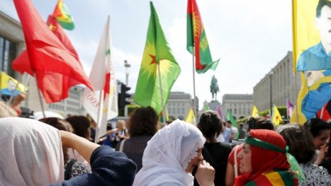 Кюрди на протест срещу турските въздушни удари