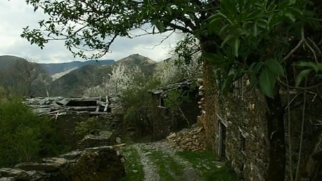 Какво ли да си купя? Защо не едно селце?