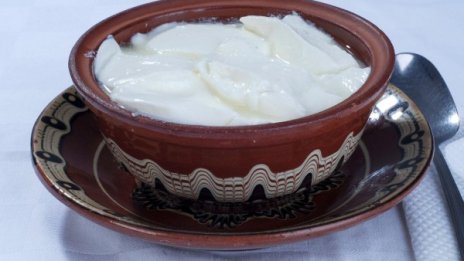 Вече и мляко в училища и забавачки