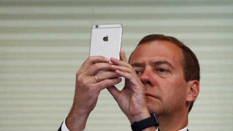 Тих, но с амбиции – руският премиер Дмитрий Медведев