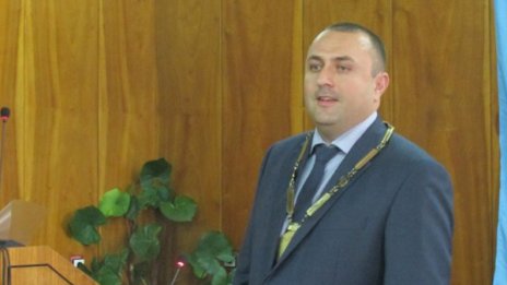 Драми в Елин Пелин: Отстранен ли е кметът?