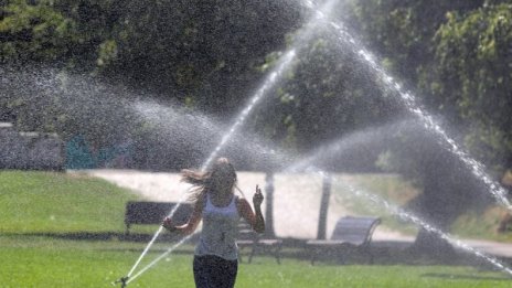 Жега - жълт код в почти цялата страна