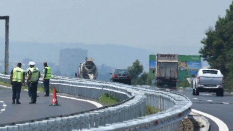 Камион се преобърна на магистрала ''Марица''