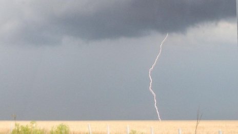 Мълния уби 11-годишно дете в Бургаско