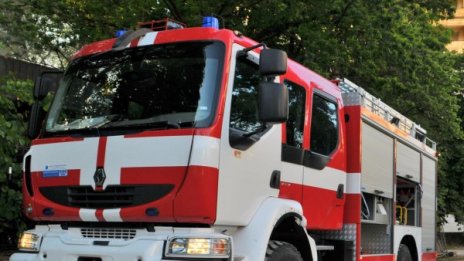 Пожар пламна в стопанска постройка в Шумен