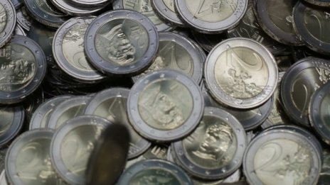 Еврозоната деблокира първия транш от помощта за Гърция