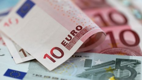 Саудитец задържан в Италия, пренасял евро с полет от София