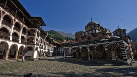 АПИ успокоява: Две ще са връзките за Рилския манастир