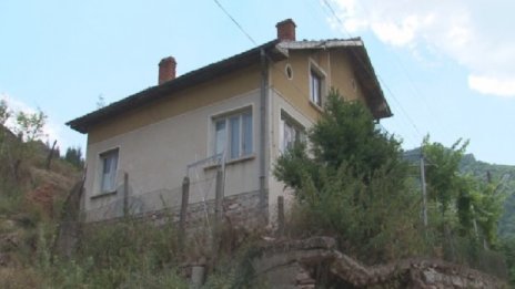 Баба Траяна, която се бори да остане вкъщи