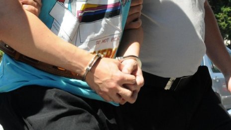 Задържаха издирван престъпник в Пловдив