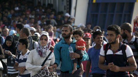 Нов план: Европейците да приемат още 120 хил. бежанци