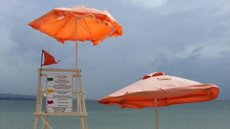 Облачно и прохладно, но без обилни валежи