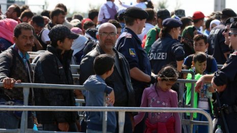 Австрийската полиция спаси бежанци от хладилен камион