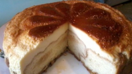 Рецептата Dnes: Торта с крем карамел и кроасани 
