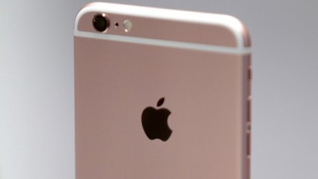 Apple вървят към рекордни поръчки на новите си телефони
