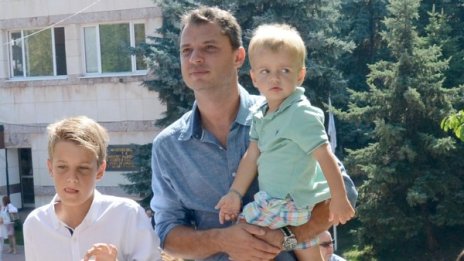 Панаир на суетата: Известните в училищния двор