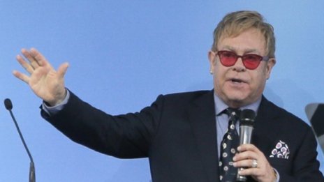 Путин не е обсъждал гейовете с Елтън Джон