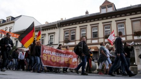 Гневът на крайната десница в Германия заради бежанците
