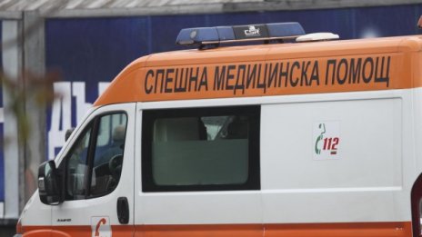 Шофьор бутна баба на заден ход в Трявна и избяга