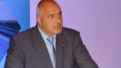 Отзад е ятаган – отпред е оградата, отсече Борисов
