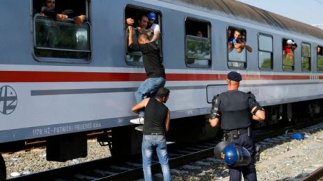 Даваме по ?33,23 на месец на бежанец, Гърция – по 0