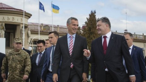 Столтенберг: Русия въоръжава сепаратистите!