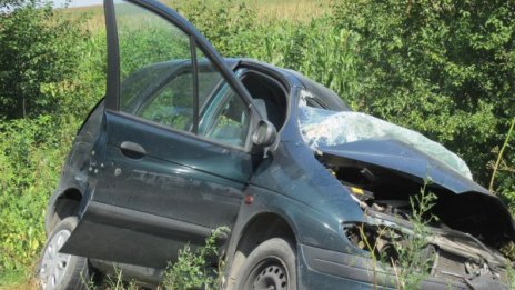 Пет деца бяха ранени в катастрофа край Попово