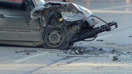 Двама загинаха в катастрофи, а 36 са ранени