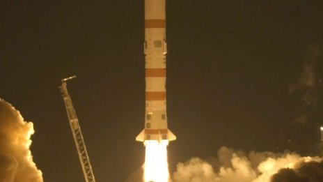 Русия изстреля три военни спътника с една ракета