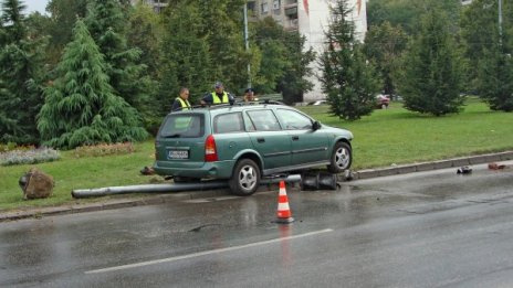  Шофьор мина на червено и уби жена в Пловдив