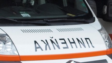 Седем първокласници се натровиха с храна в училище