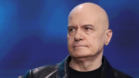 Слави се обади за оправданата Лена, фалшивия подпис и министър Киро