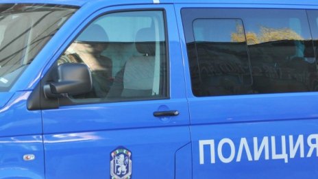 Закопчаха служител на ДАНС, изнасял информация