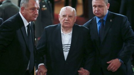 Горбачов вече е добре след два месеца в болница