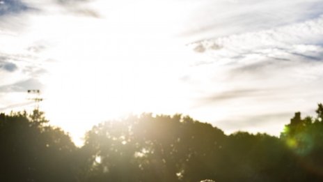 Топло и без облаци ще е времето утре