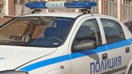 Полицаи спипаха 55 нелегални мигранти в Бургаско
