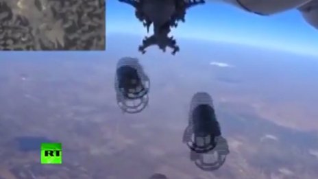 Огън! Снима камера от руски Су-24М