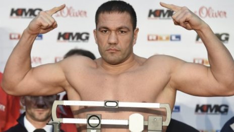 Кобрата продължава напред с 41-годишен бразилец