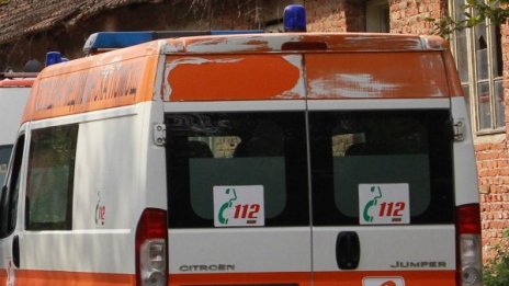 Микробус блъсна възрастен пешеходец в Благоевград